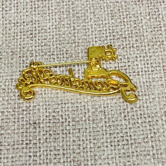 VTG Gold #1 Grandmother Brooch - Picture 2 of 2